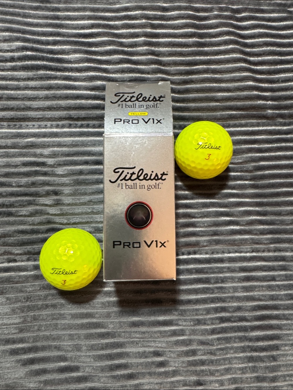 Titleist Yellow Pro V1x Golf Balls (2pk) with Silver Box (NEW)